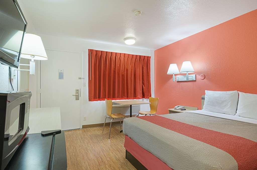 Home 6 Motel Топика Стая снимка