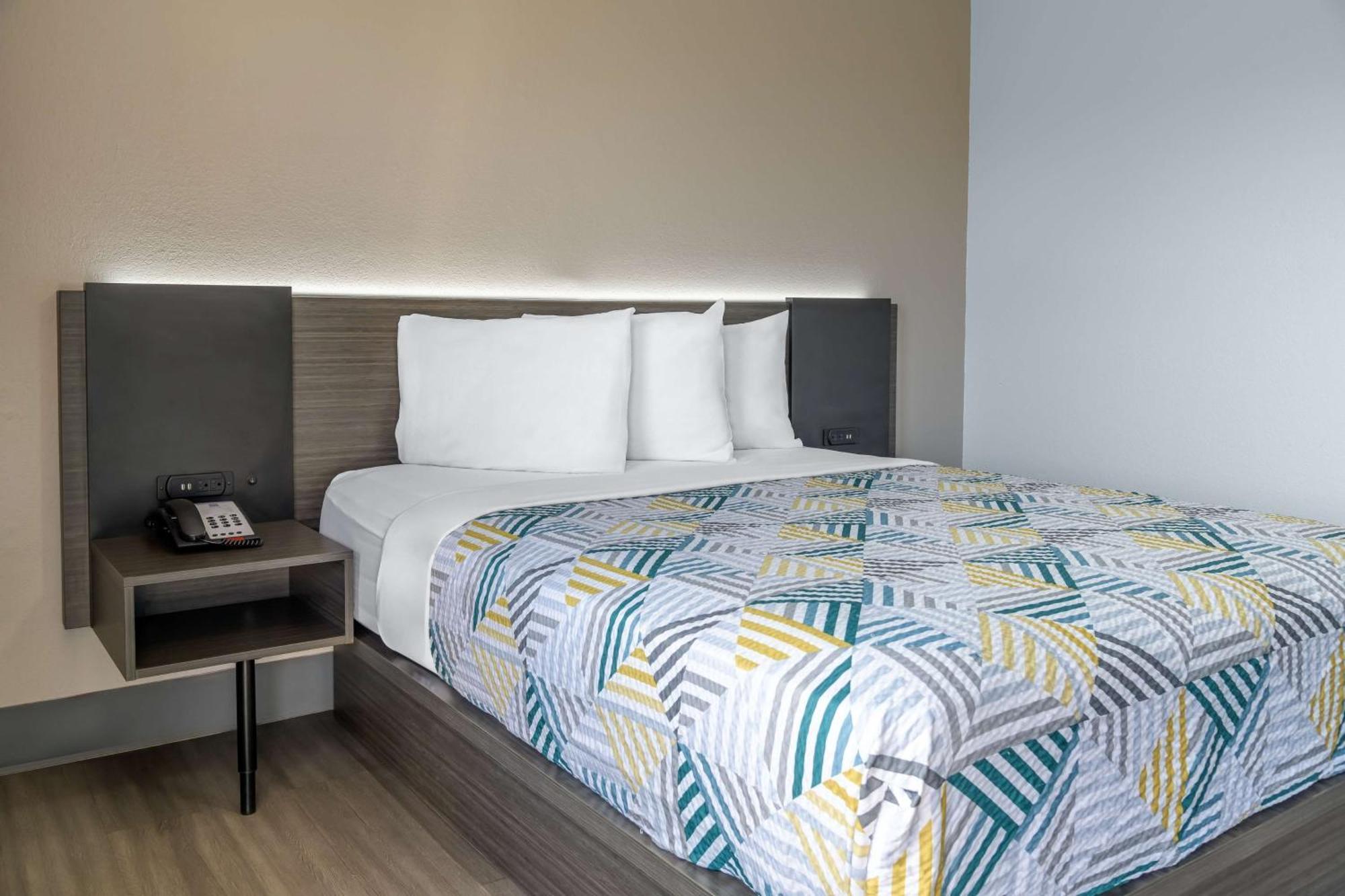 Home 6 Motel Топика Екстериор снимка