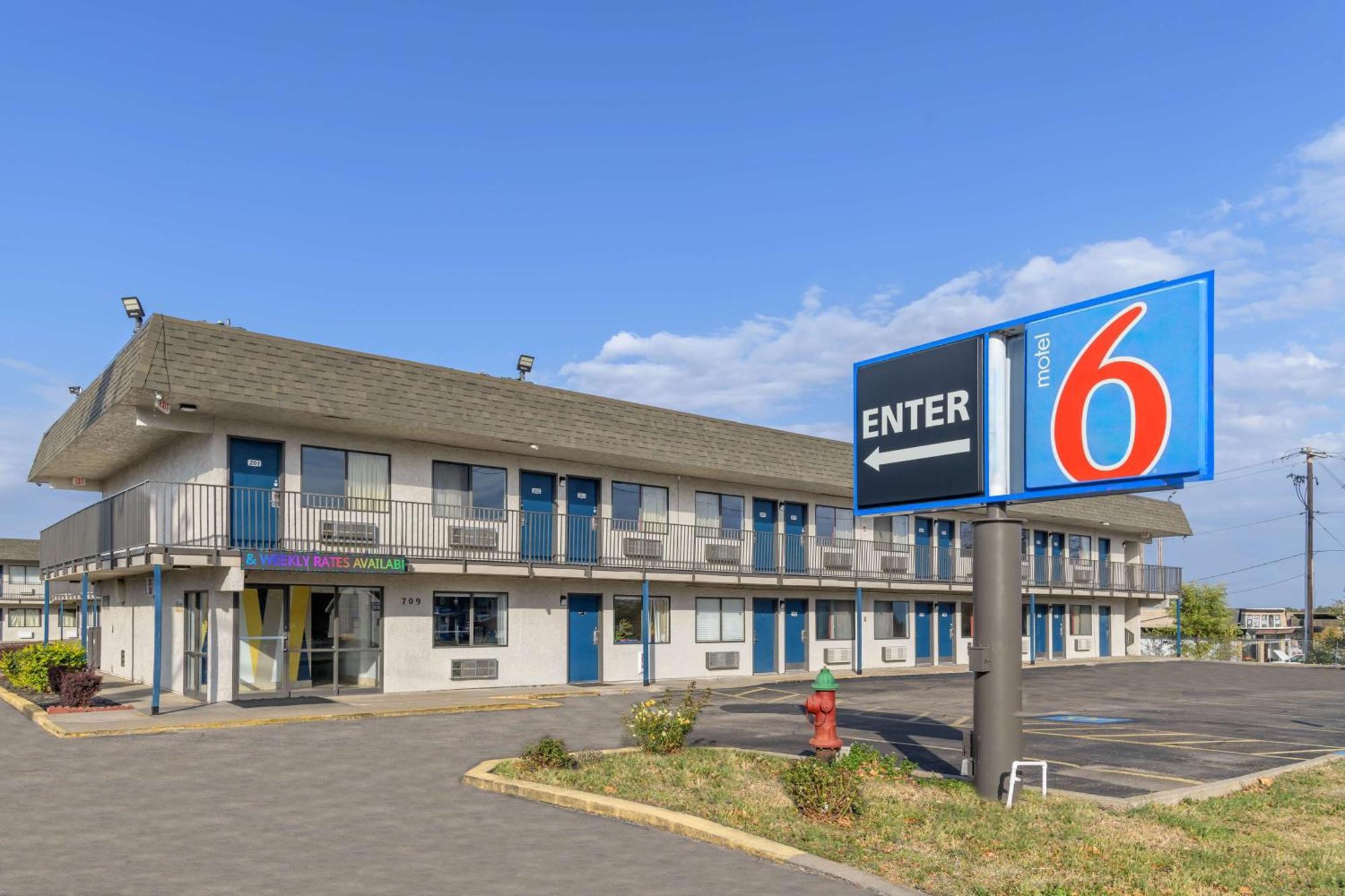 Home 6 Motel Топика Екстериор снимка